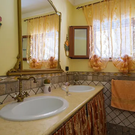 Holiday home Casa Il Giglio